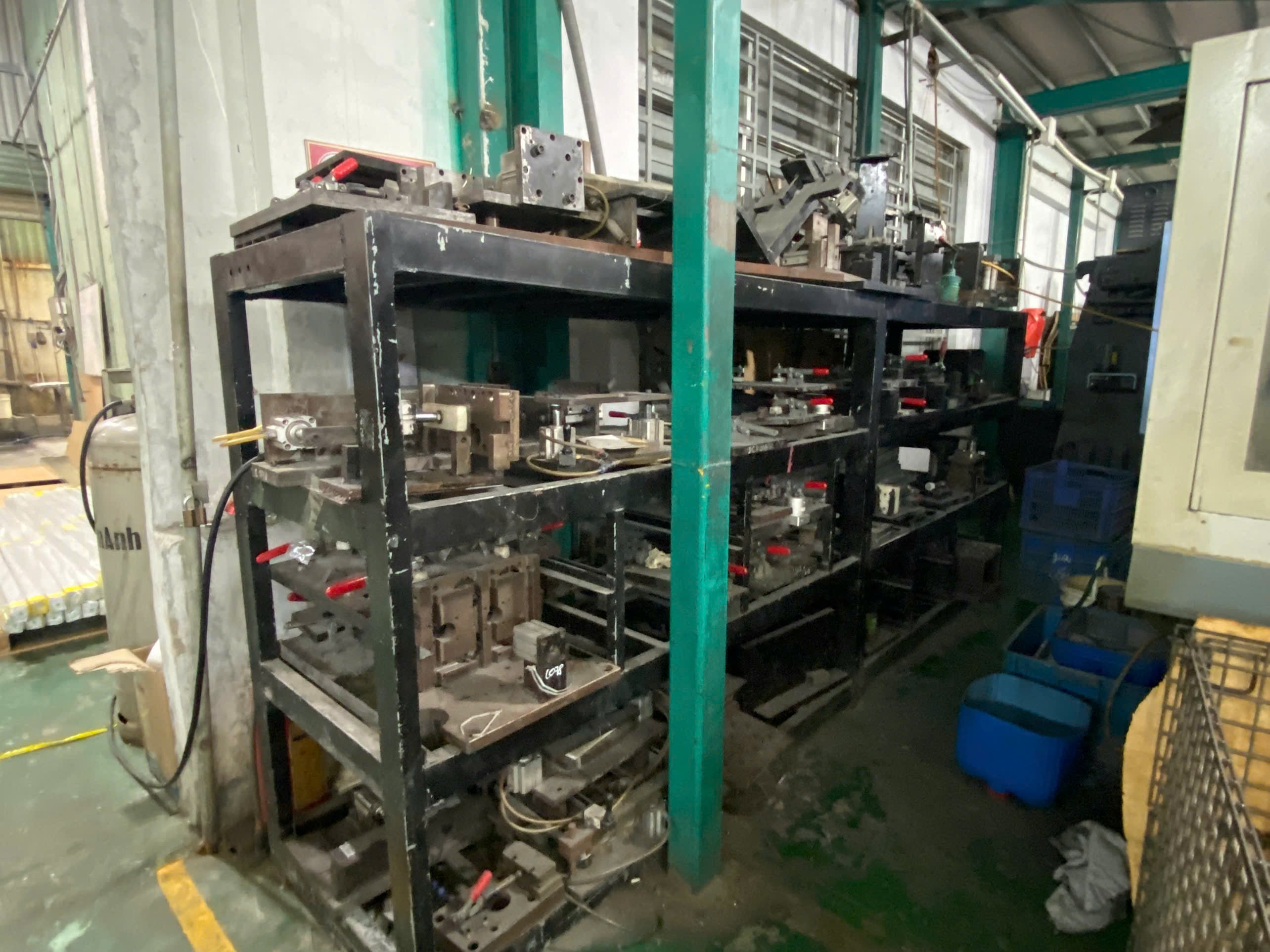Tool rack.jpg